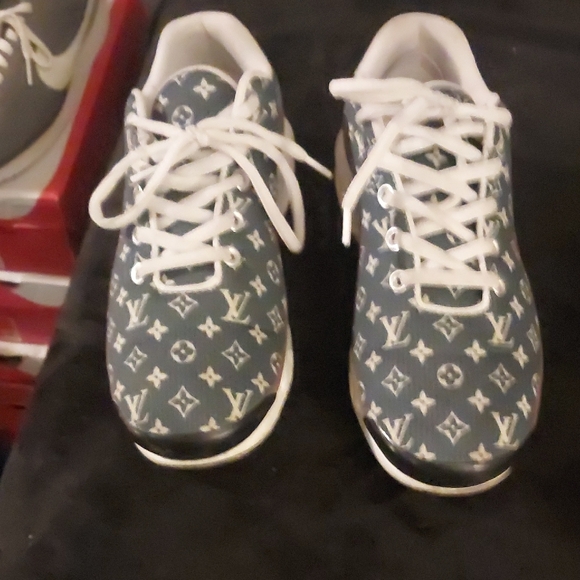 Louis Vuitton Monogram Blue and White Sneakers - Picture 4 of 4